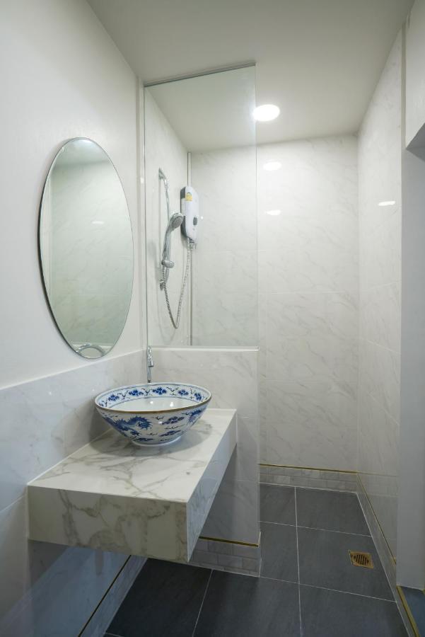 Sweet'S Escape Hotel Bangkok Bagian luar foto